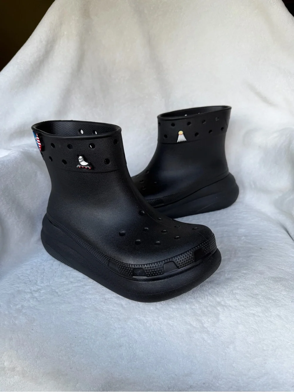 Crocs Unisex Crush Ankle Boots M6 / W 8 With Charms